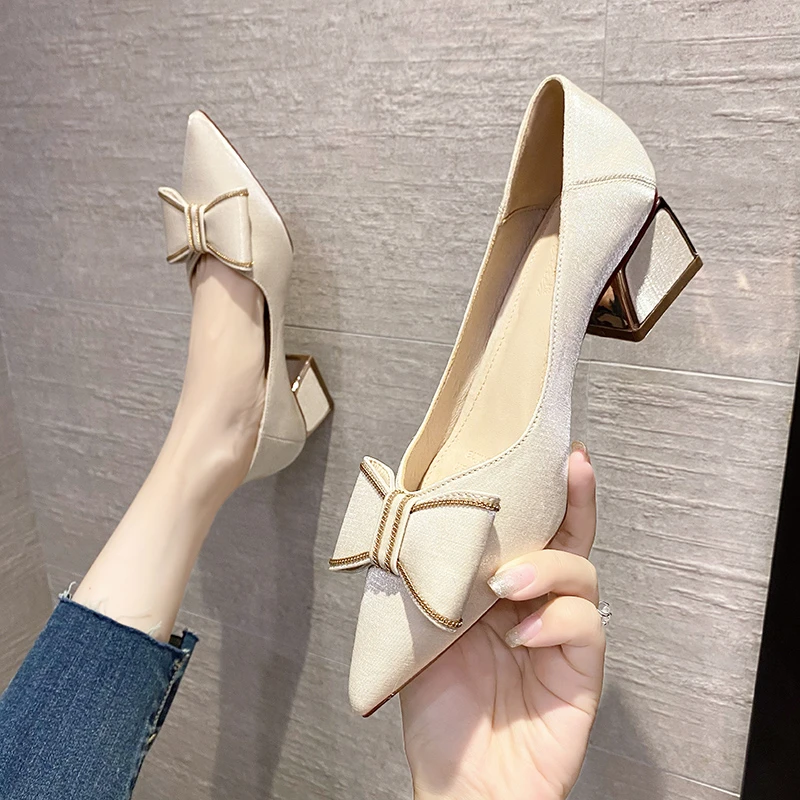 

2022 Spring and Summer Bow PU Material 5CM Middle Heel Metal Square Root Fashion Breathable Work Shoes Ladies High Heels