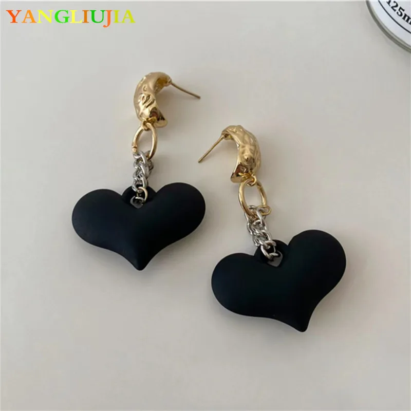 

Metal Chain Pendant Heart-shaped Earrings European American Style Personality Fashion Stud Earrings Ms Girl Travel Accessories