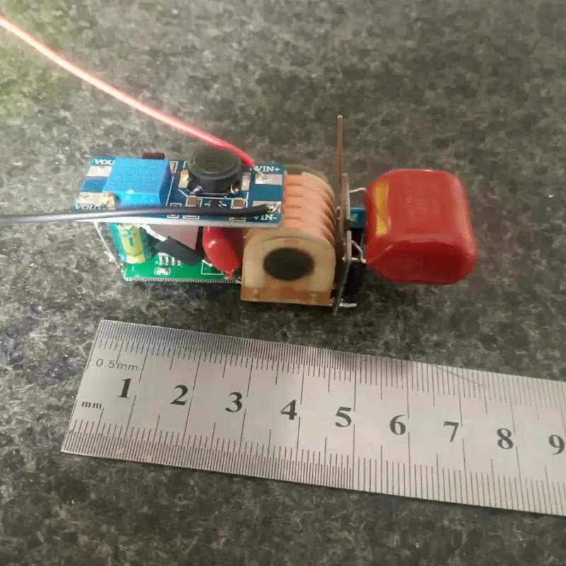 DC3.7V7.4V8.4V Boost Module Малый и средний модуль улавливания свиней Высоковольтная