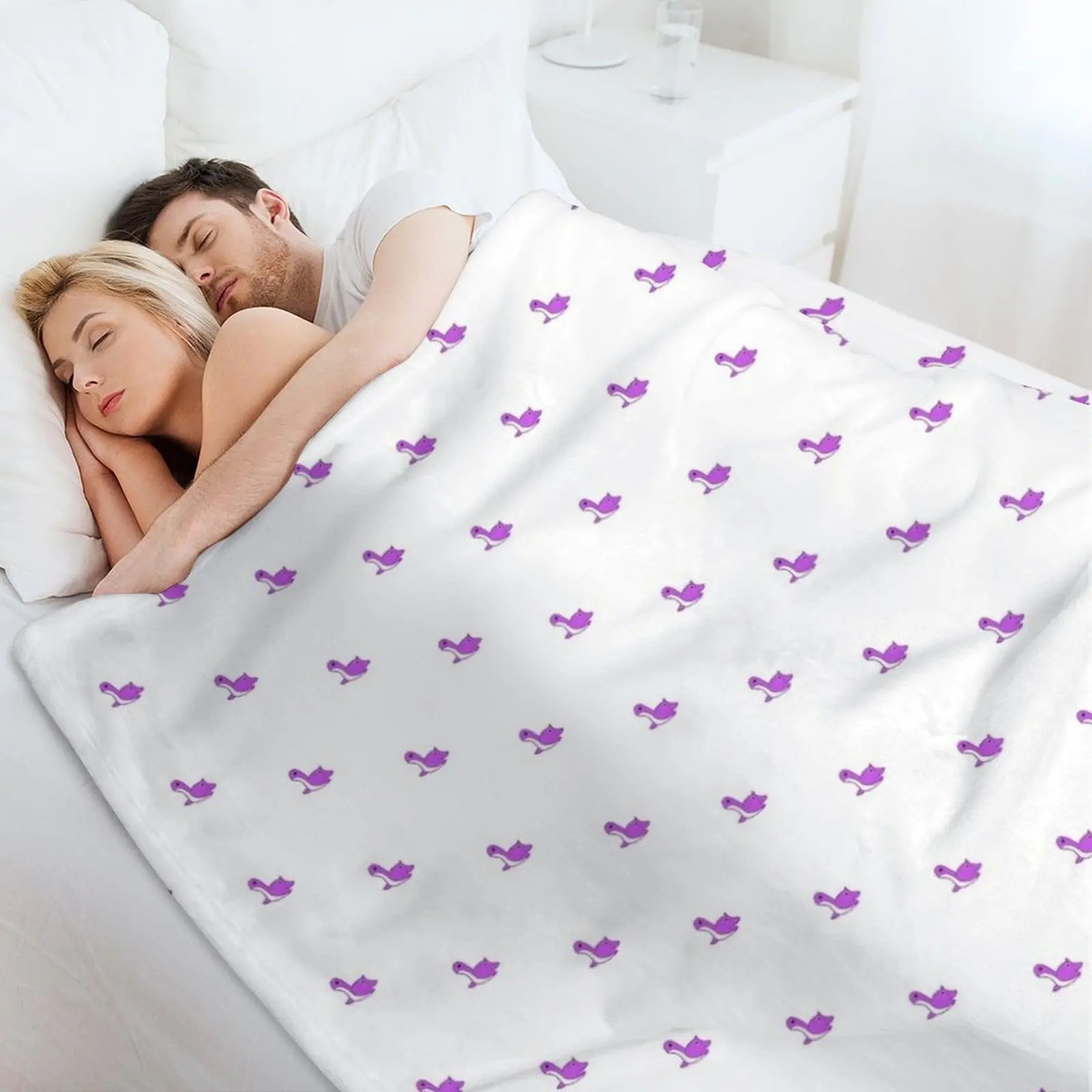 Декоративное одеяло для дивана и кровати Purple Nessie