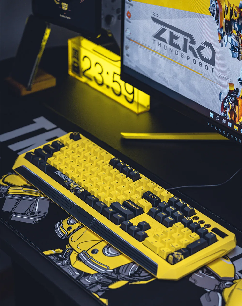 Игровая клавиатура THUNDEROBOT Трансформеры Bumblebee KG8104 робот RGB подсветка 104 клавиш