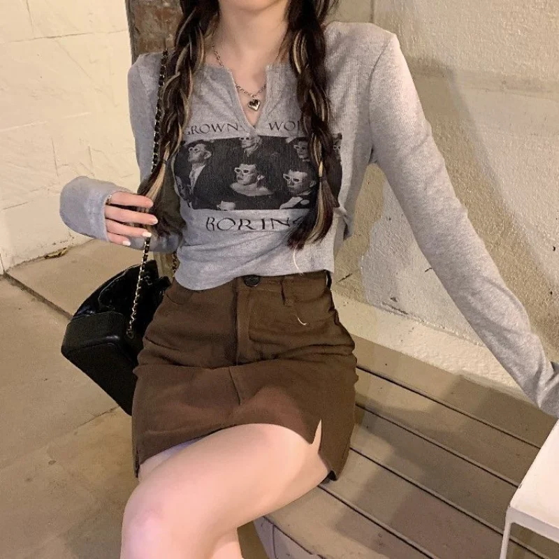 

Deeptown Grunge Graphic Print Women's Grey T-shirts Korean Fashion Long Sleeve White Tees American Retro Casual Tops Streetwear