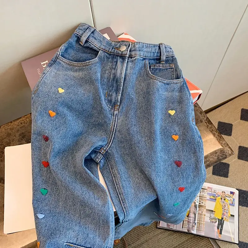 

Oversized retro blue high waisted jeans for women with a high-end feel Love embroidery design Small group slimming denim pants
