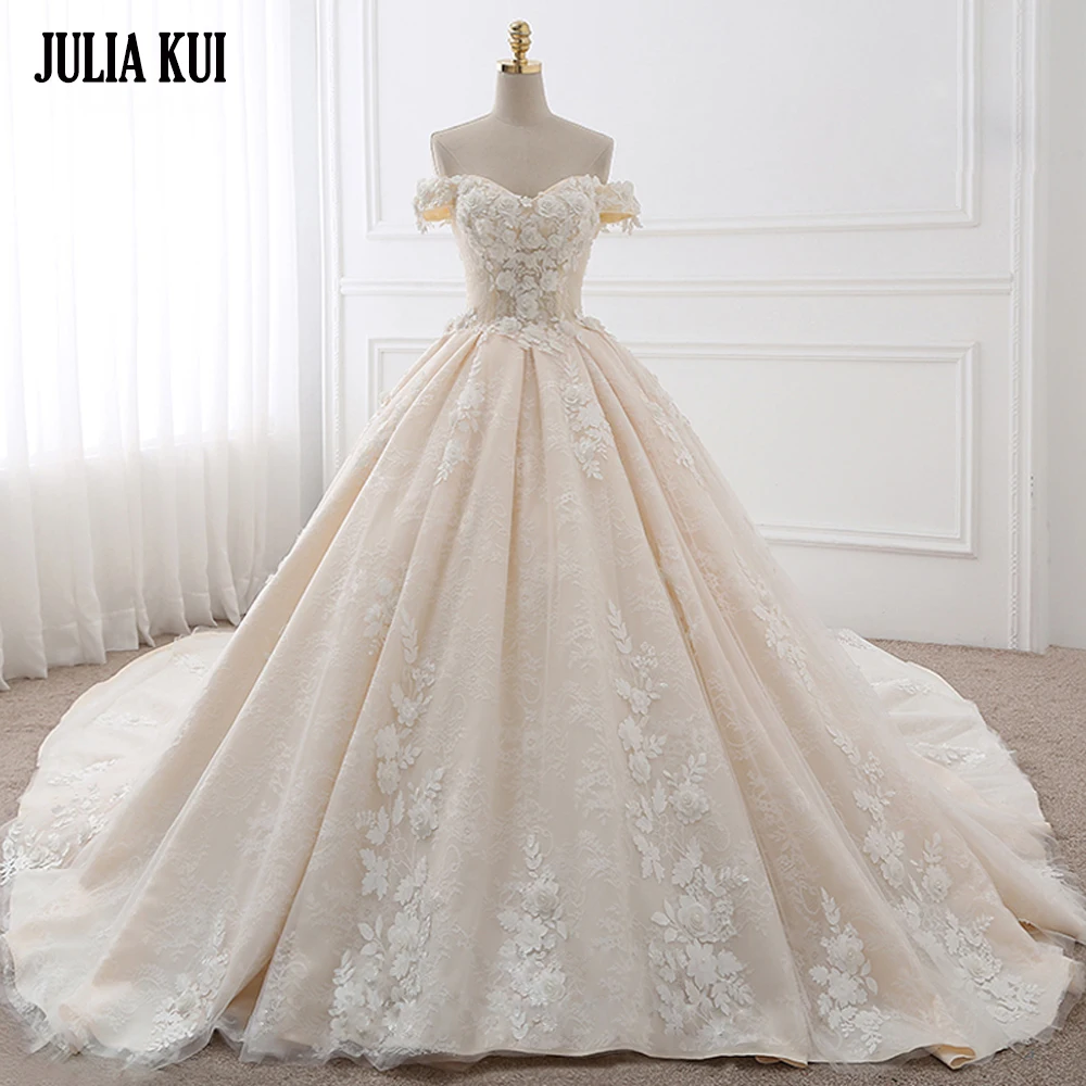 

Julia Kui Luxuries Sweetheart A Line Wedding Dresses 3D Flowers Princess With Chapel Train Bride Dress