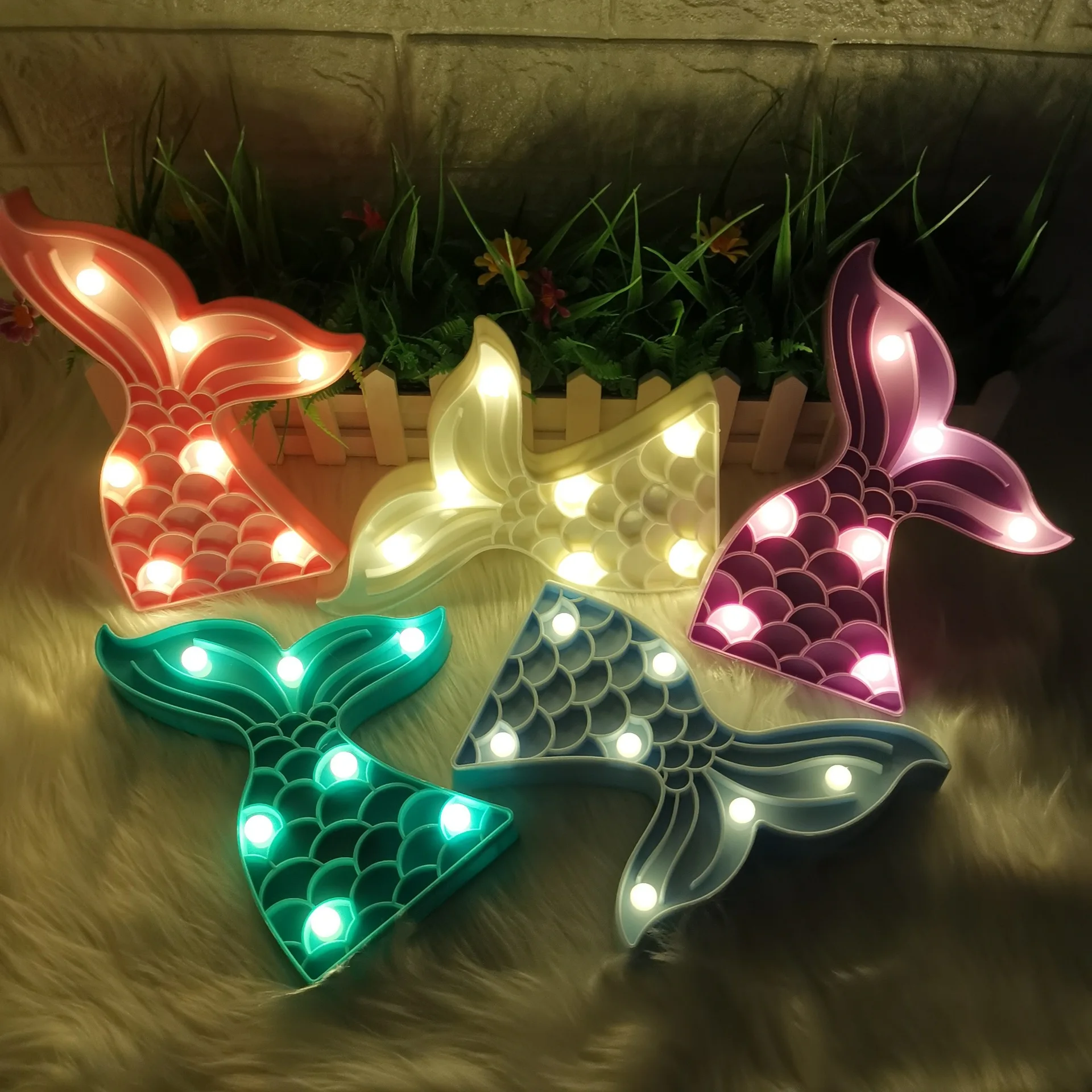 LED Night Light Mermaid Tail Mode Decoration with 7 LED Lighting Lamp Beautiful Christmas Decora Independent Suspension Design