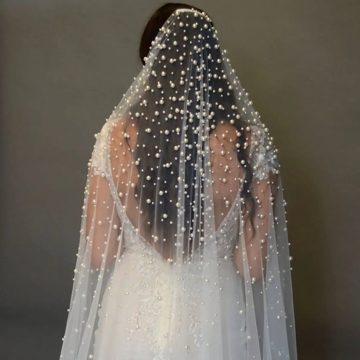 Фата свадебная Длинная с гребнем, 3 м, шириной, с бусинами