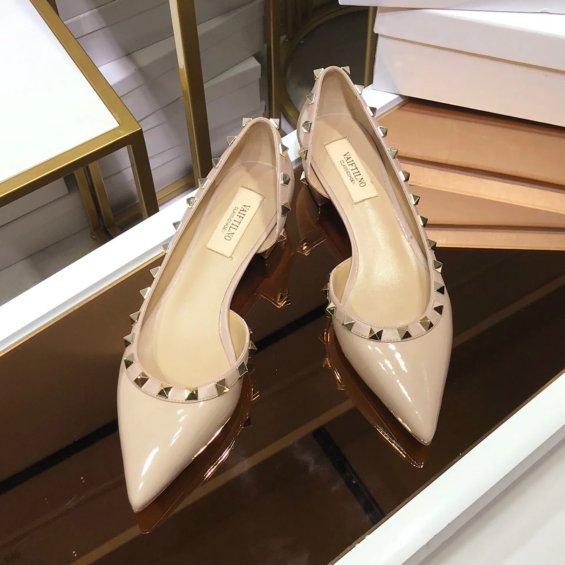 Shoes For Woman Designer Rivets Pumps Brand High Heels Shoes 2023 Comfortable Chunky Heel 3cm Elegant Office Shoes 33-41With Box