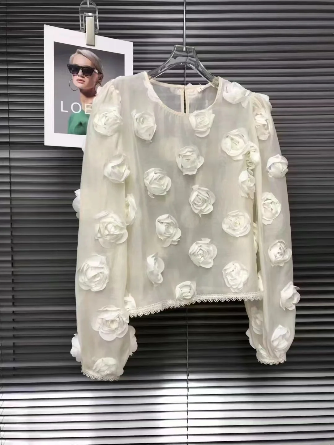 Женская шифоновая блузка с длинным рукавом черно-белая цветочным принтом