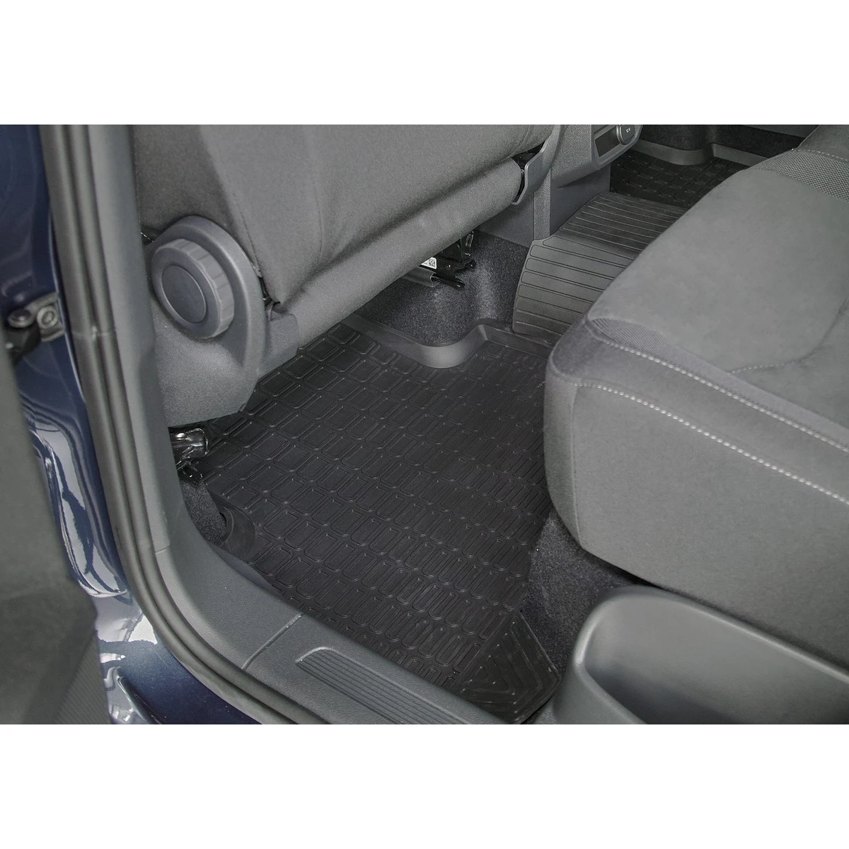 Коврики для салона Rival 15805006 Volkswagen Tiguan (2017-н.в. с крепежом перемычкой полиуретан 5