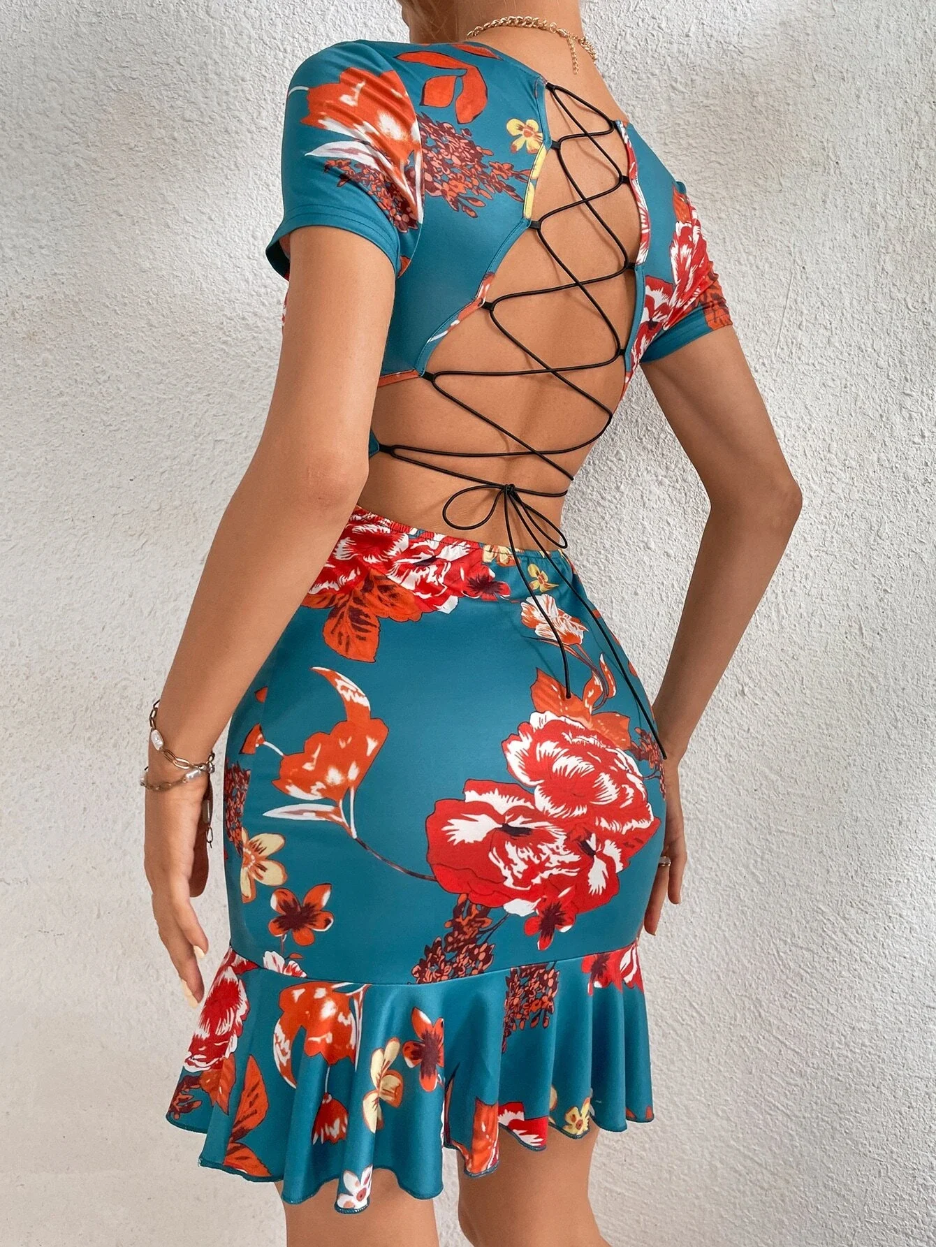 

Floral Lace Up Backless Ruffle Hem Bodycon Dress