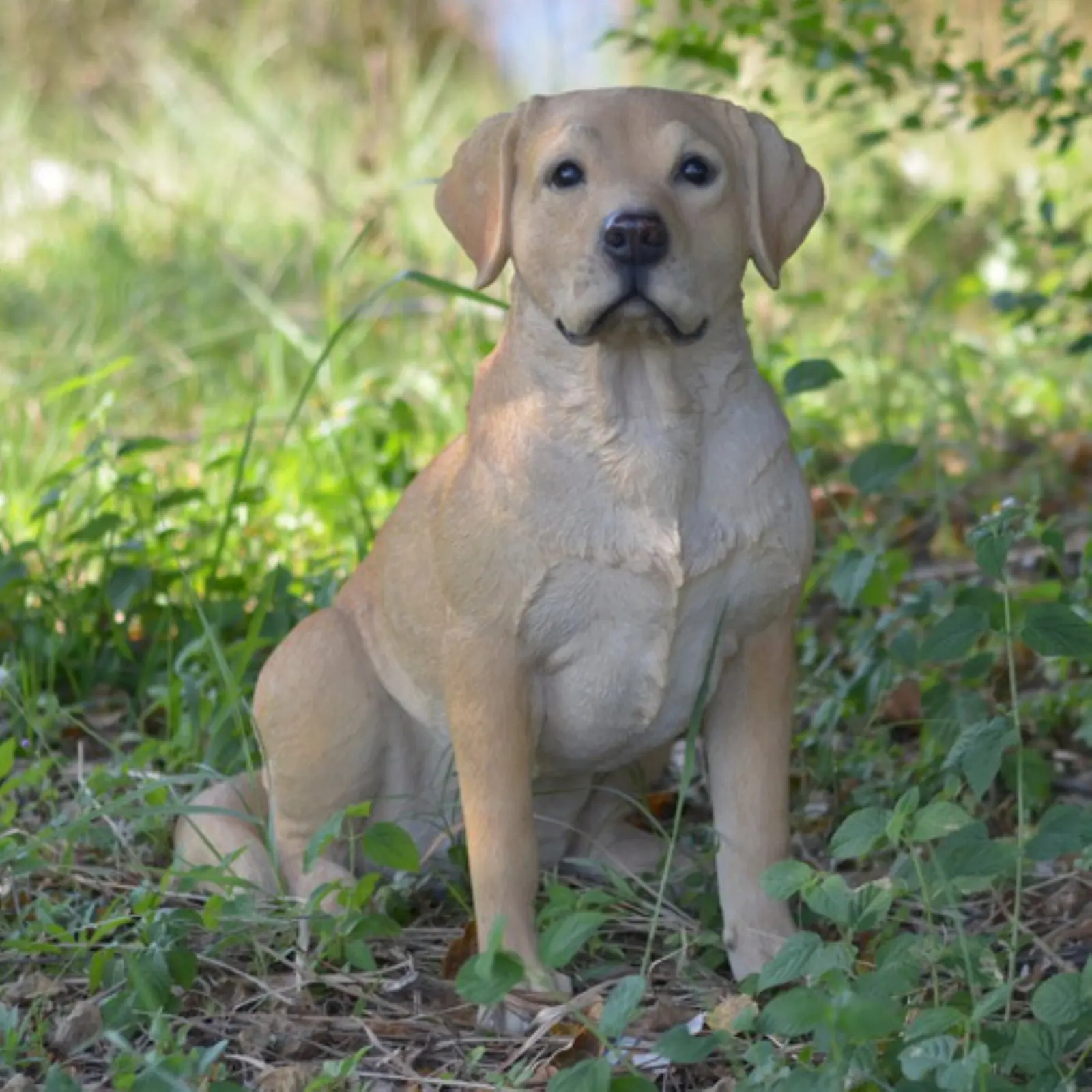 

Hi-Line Gift Ltd. Sitting Labrador Retriever Dog Garden Statue