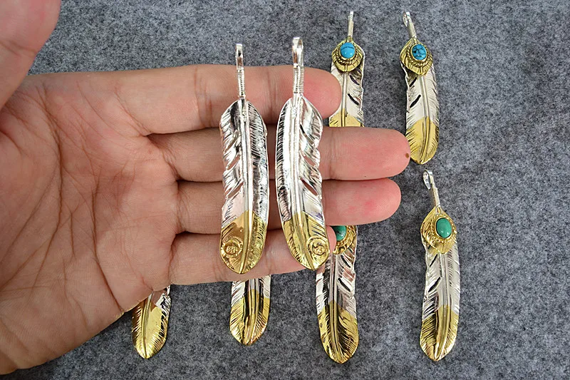 Женский комплект бирюзовых кулонов в виде листьев