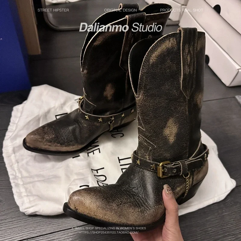 Ковбойские сапоги до середины икры с металлической пряжкой