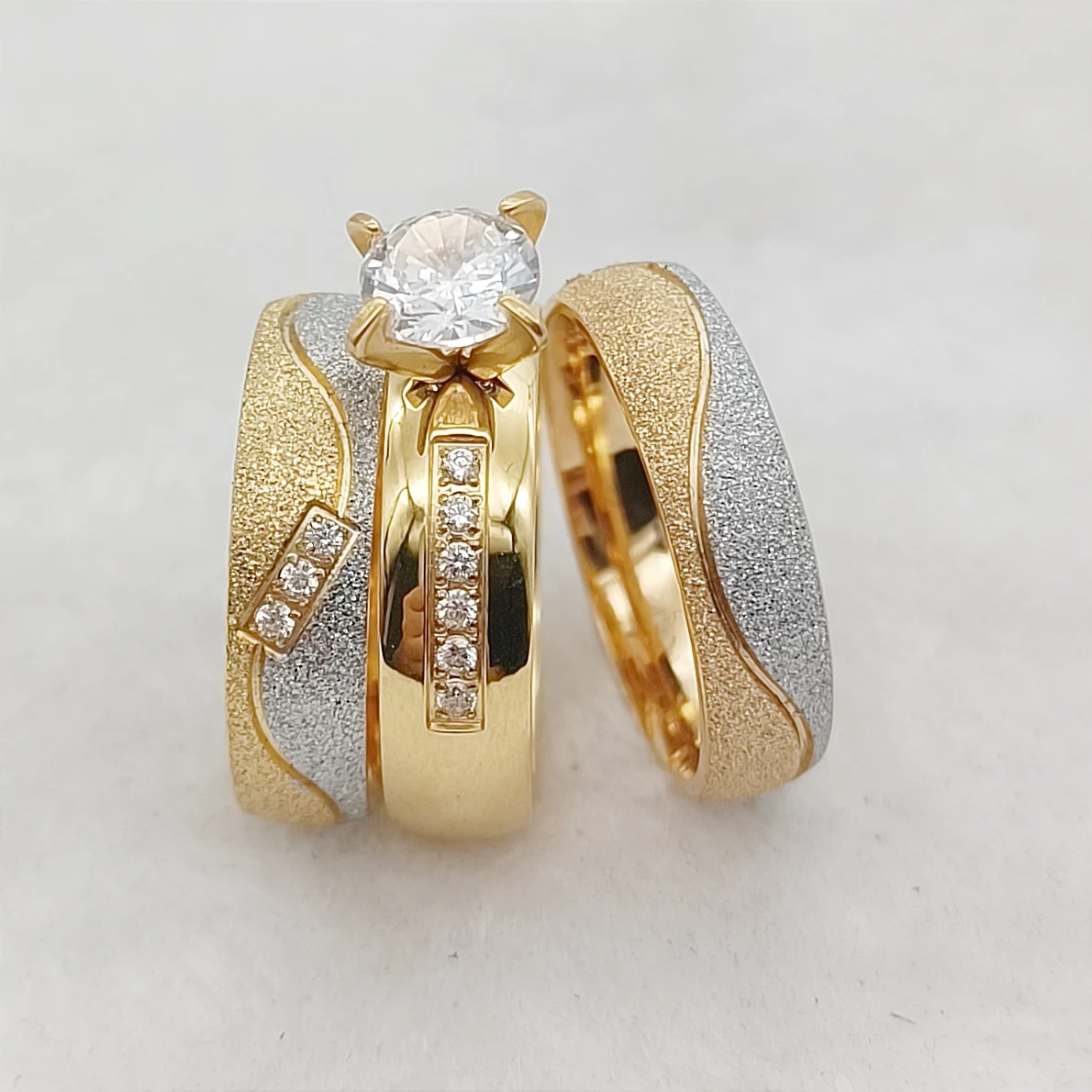 

Exclusive Design 3pcs Promise Couples Wedding Engagement Rings Sets Frosted 18k Gold Plated Jewery