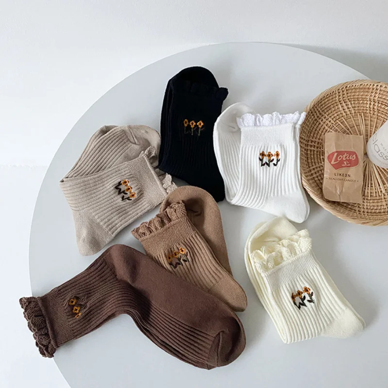 

Женские носки с оборками, модные носки средней длины в Корейском стиле, литературные винтажные носки в стиле «Лолита» в стиле ретро, черно-белые милые носки