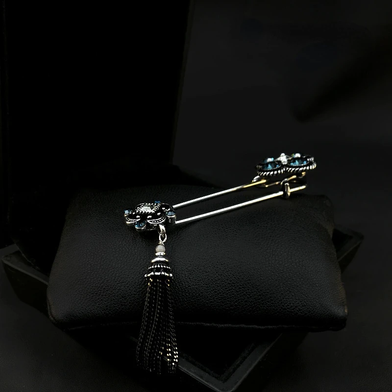 Upscale Retro Tassel Big Pin Korean Luxury Brooch Women Elegant Scarf Buckle Shawl Buckle Corsage Accessories Rhinestone Jewerly