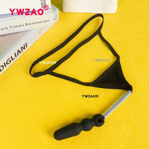 Екі қарт жас әйелді сиқырлайды