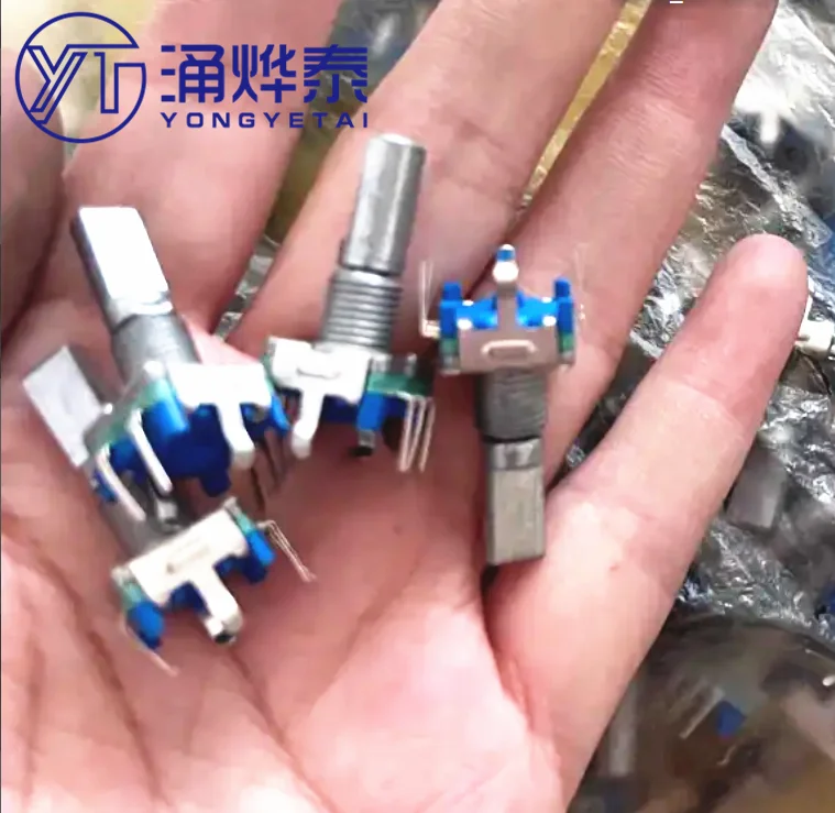 

5 шт. вращающийся энкодер EC11 с переключателем 20 мм полуосевой 20-битный импульсный цифровой сигнальный потенциометр