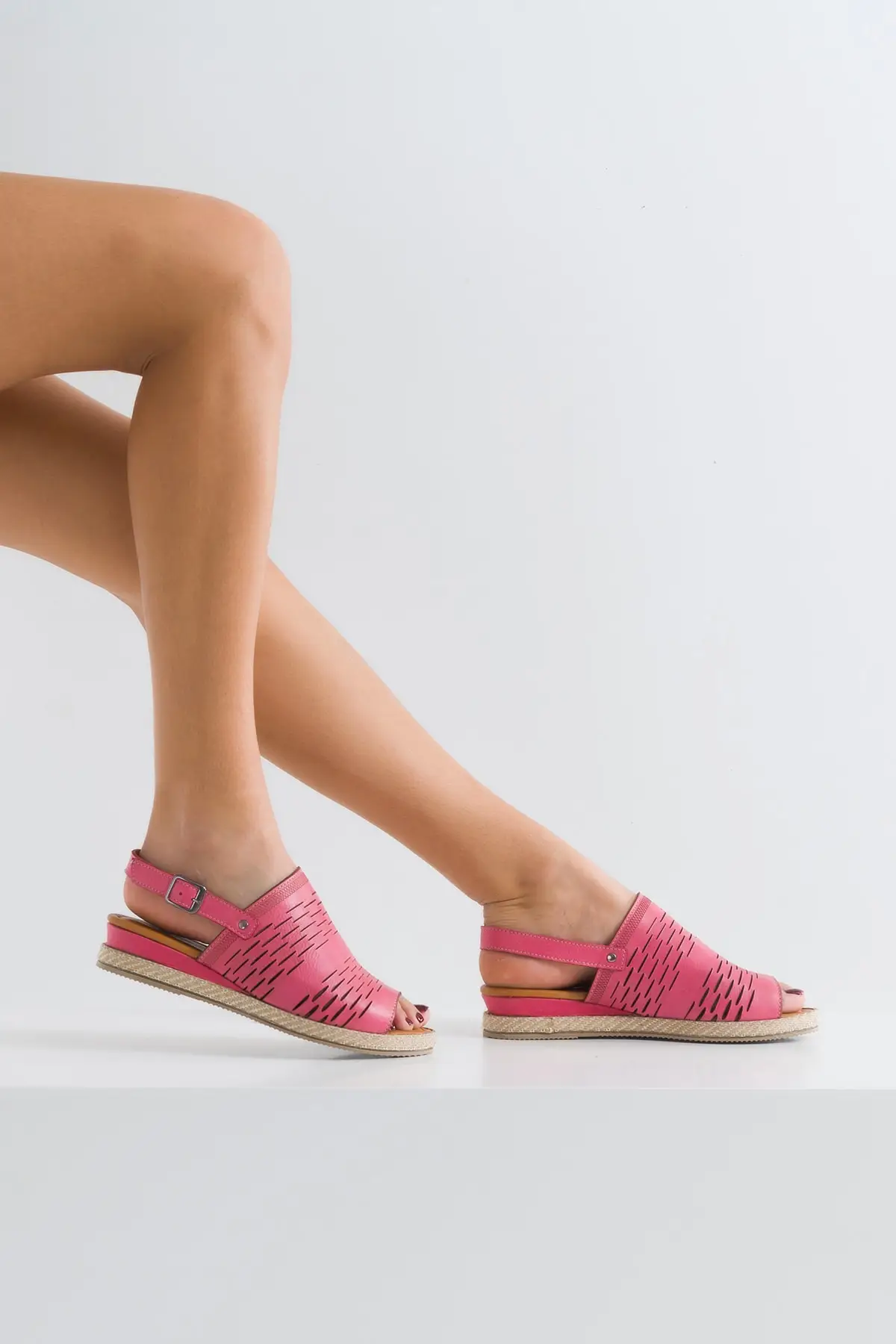 

Women's Genuine Leather Sandals Fashion New Summer Comfort Breathable Casual Quality Ladies Style Light Slipper Sandals