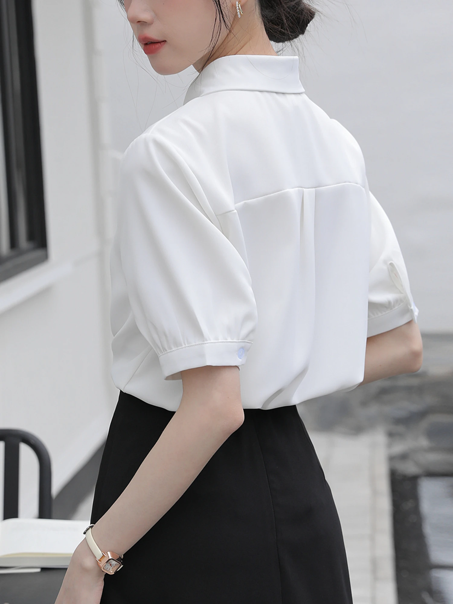 Белые рубашки с короткими рукавами и плечами женские 2024 высококачественный