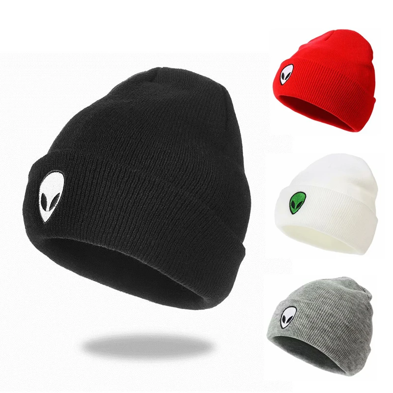 

New knit hat, hip-hop style, skull pattern embroidery, skull knit hat, warm woolen hat for men and women, beanie
