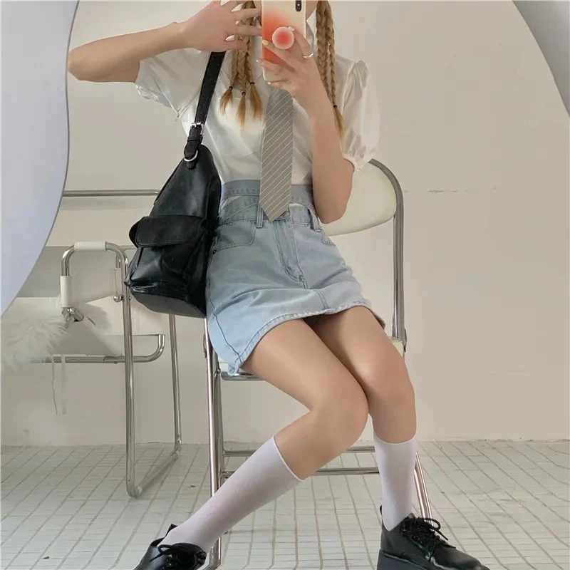 Милая привлекательная облегающая мини-юбка трапециевидной формы с бантом для