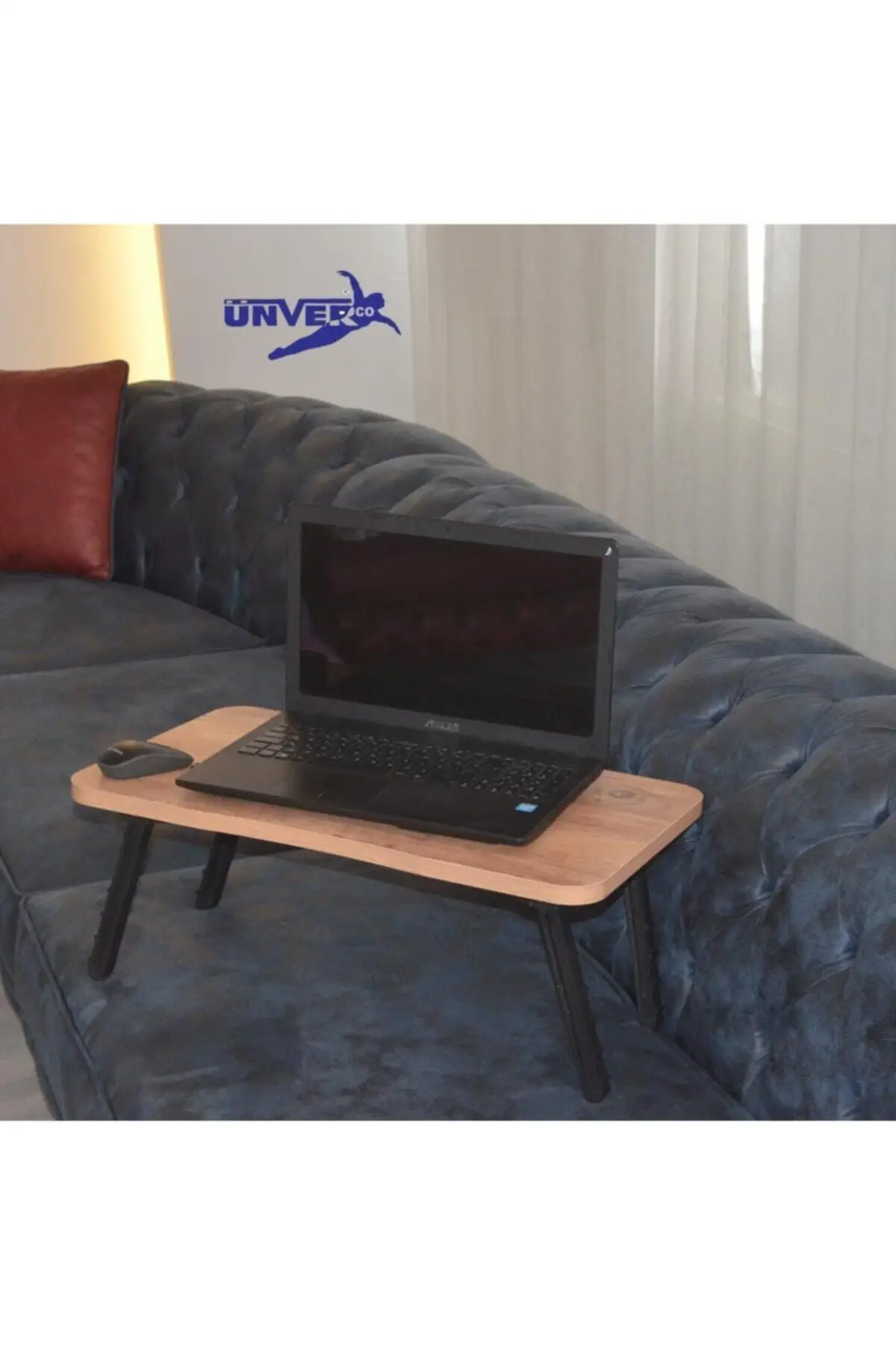 

Переносной складной стол постельного белья с надписью