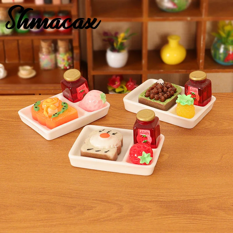 Набор миниатюрных тарелок для хлеба и фруктов 4 шт. 1:12