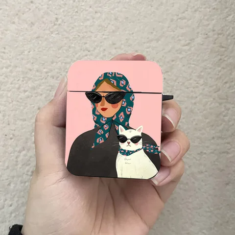 Черный чехол для AirPods с котом