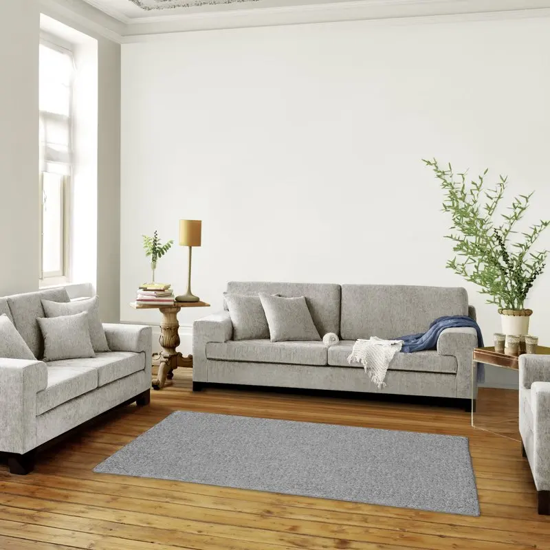 

Gorgeous Gray Plush Shag Area Rug, 47" x 65" – Soft, Fluffy Comfort for Any Room.