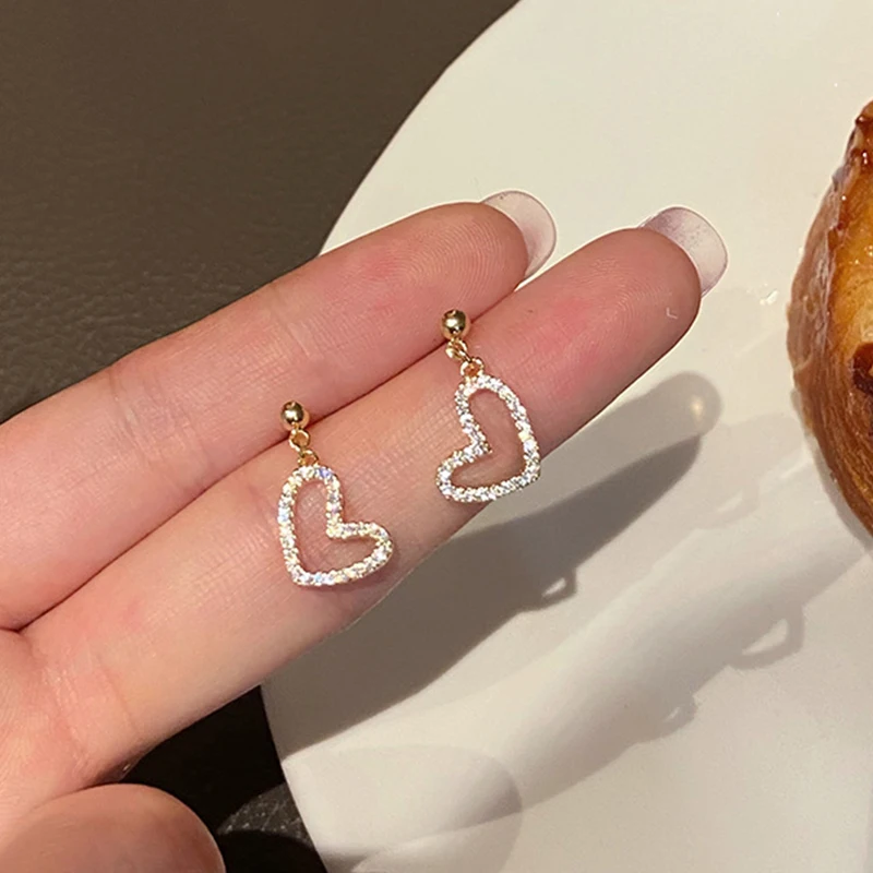 

Korean Style Small Heart Stud Earrings for Women Gold Color Cute Cubic Zirconia Earrings Weddings Party Jewelry Wholesale