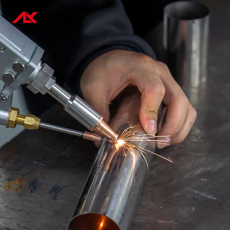 Ручная головка для лазерной сварки SUP20S с фидерными насадками