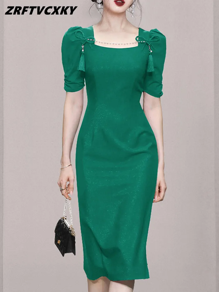 

Женское облегающее платье-карандаш с квадратным вырезом и рукавами-фонариками