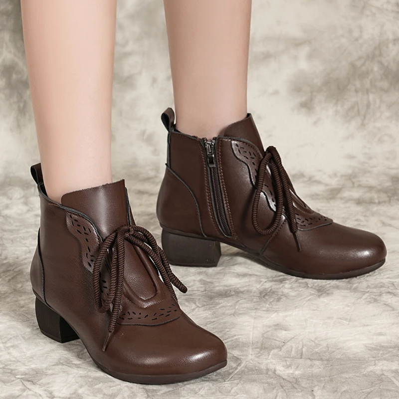 

Женские ботинки из натуральной кожи, с круглым носком, на молнии