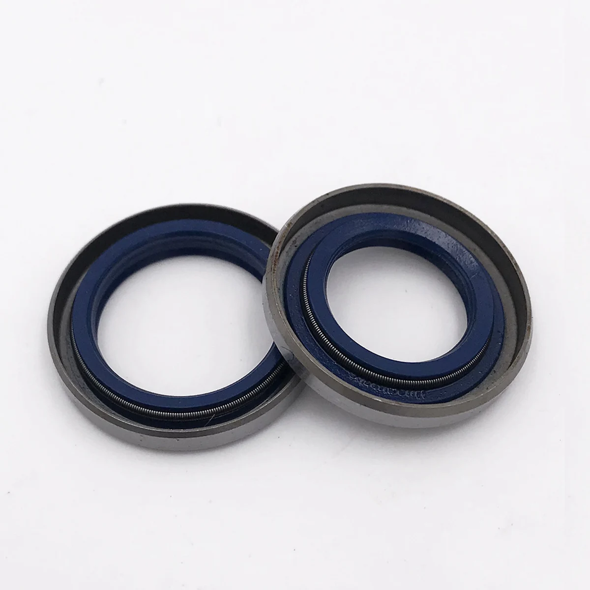 

2pcs Oil Seals For Husqvarna 40 245 365 371 357 359 51 55 257 262 254 XP 261 262 XP 355 357 XP 346XP Chainsaw Oil Seal