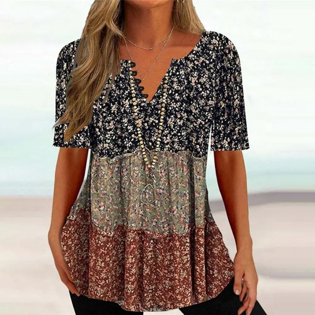 

Tee Top V-neck Women T-shirt Floral Print Stitching Casual Pullover Top