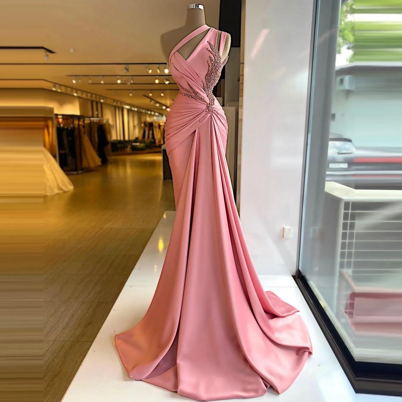 

Prom Dress For Women 2023 Elegant Evening Gowns Pink Appliques Beads Sleeveless Floor Length Satin Summer Sexy Halter Robes Bal