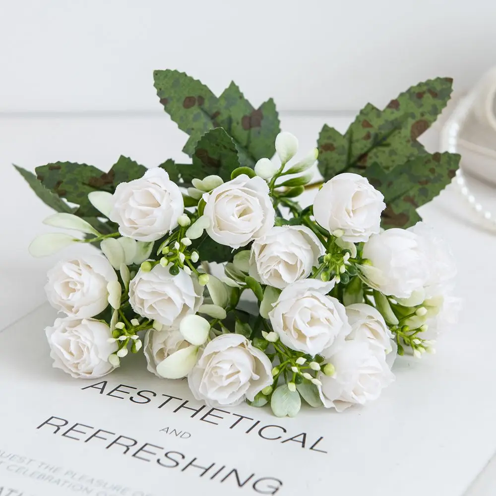 

Красные шелковые розы Diy