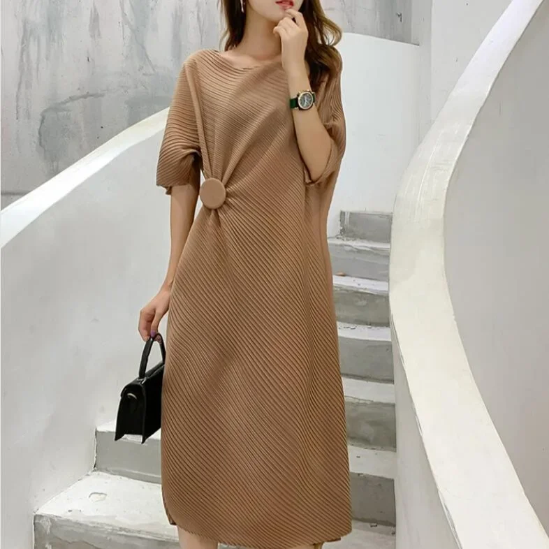 Элегантное женское летнее платье с тремя рюшами приталенное французское