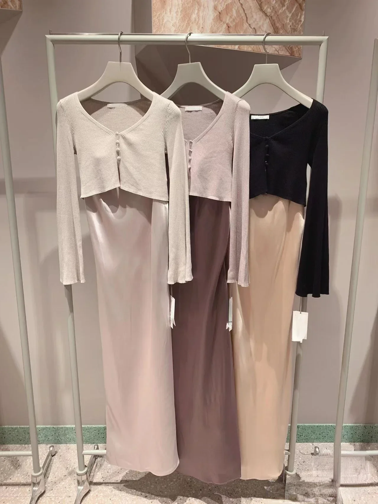 Платье Kuzuwata женское с расклешенными рукавами однотонное приталенное в японском