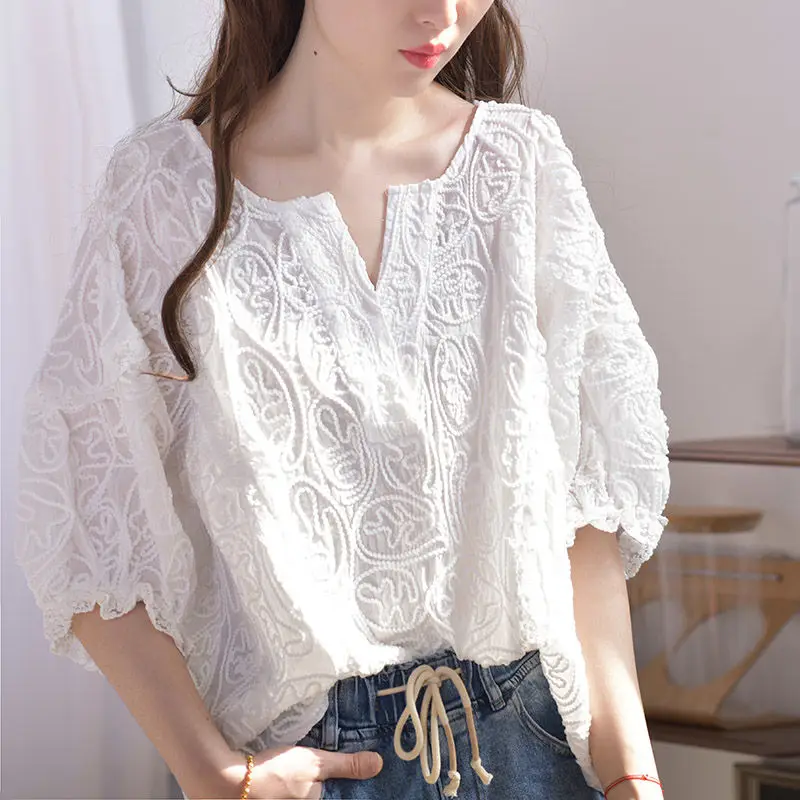 

Air Lace Blouse Female Summer 2022 New Large Size Loose Slimming Belly Covering Blouse Temperament V-neck Lantern Sleeve Blouse