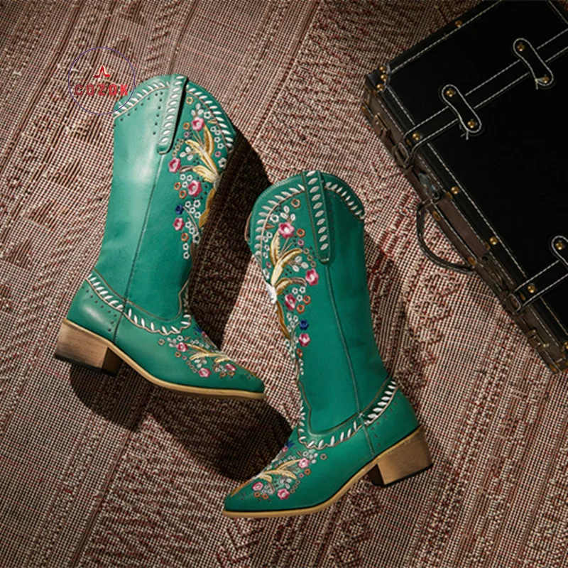 Embroidered cowgirl boots Outlet