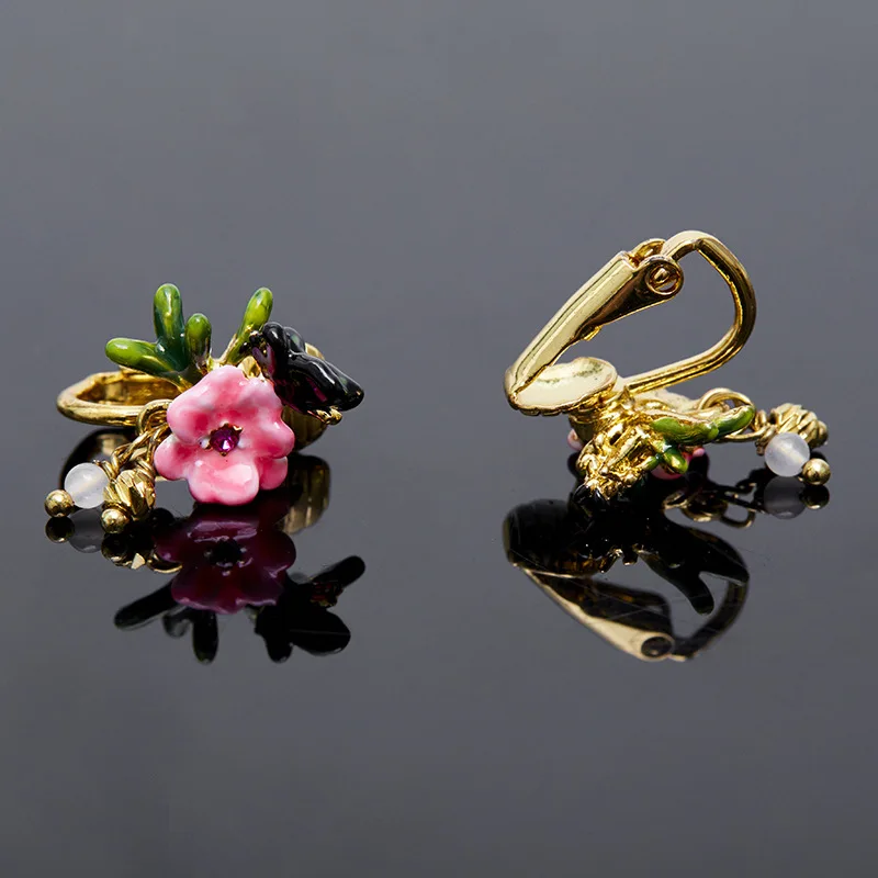 Женские асимметричные серьги из серебра 925 пробы в форме цветка бабочки божьей