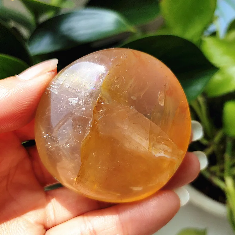 

high Puality Natural Stone Yellow Hematoid Quartz Crystal Palm Home Decoration Meditate And Chakra Healing Crystals