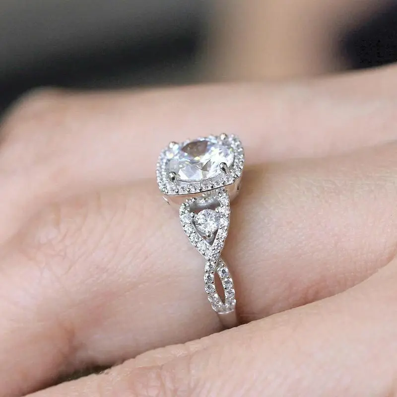 

New European and American Jewelry Light Luxury Round Zircon Four-prong Ring Micro-set Diamond Intertwined Wedding Open Ring