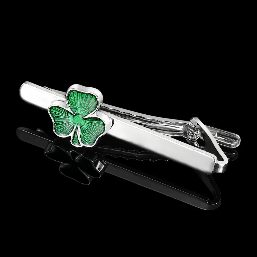 

Металлические булавки с черепами