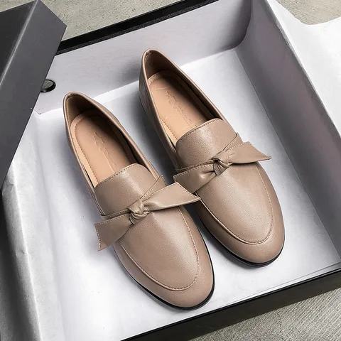 Весенние новые универсальные лоферы, женская обувь на плоской подошве, британская женская обувь на одной ноге, маленькие кожаные туфли, женские туфли большого размера 43