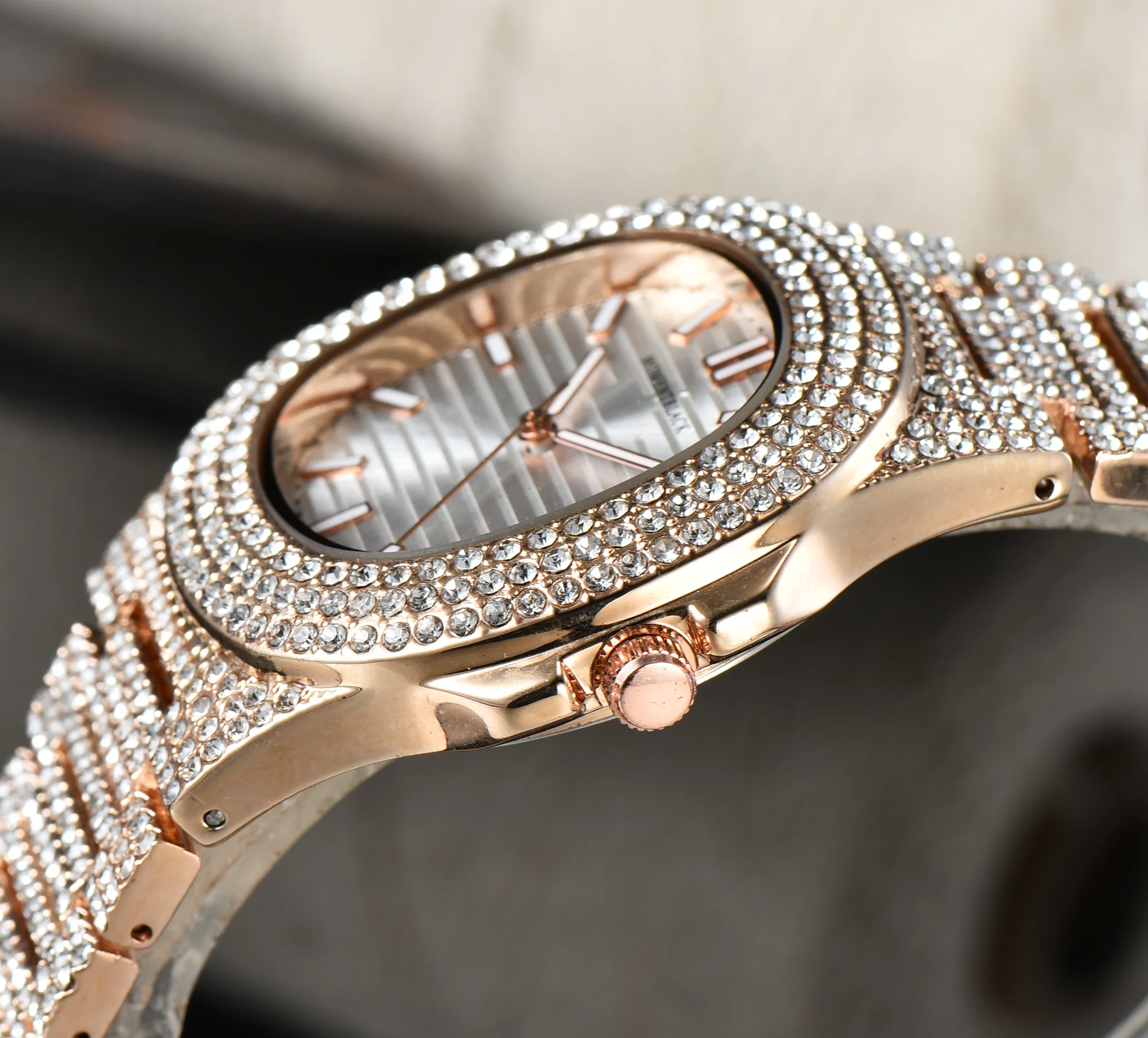 

2022 New Universe Point Men's Fashion Luxury Diamond Stainless Steel Casual Quartz Men's Watch clock