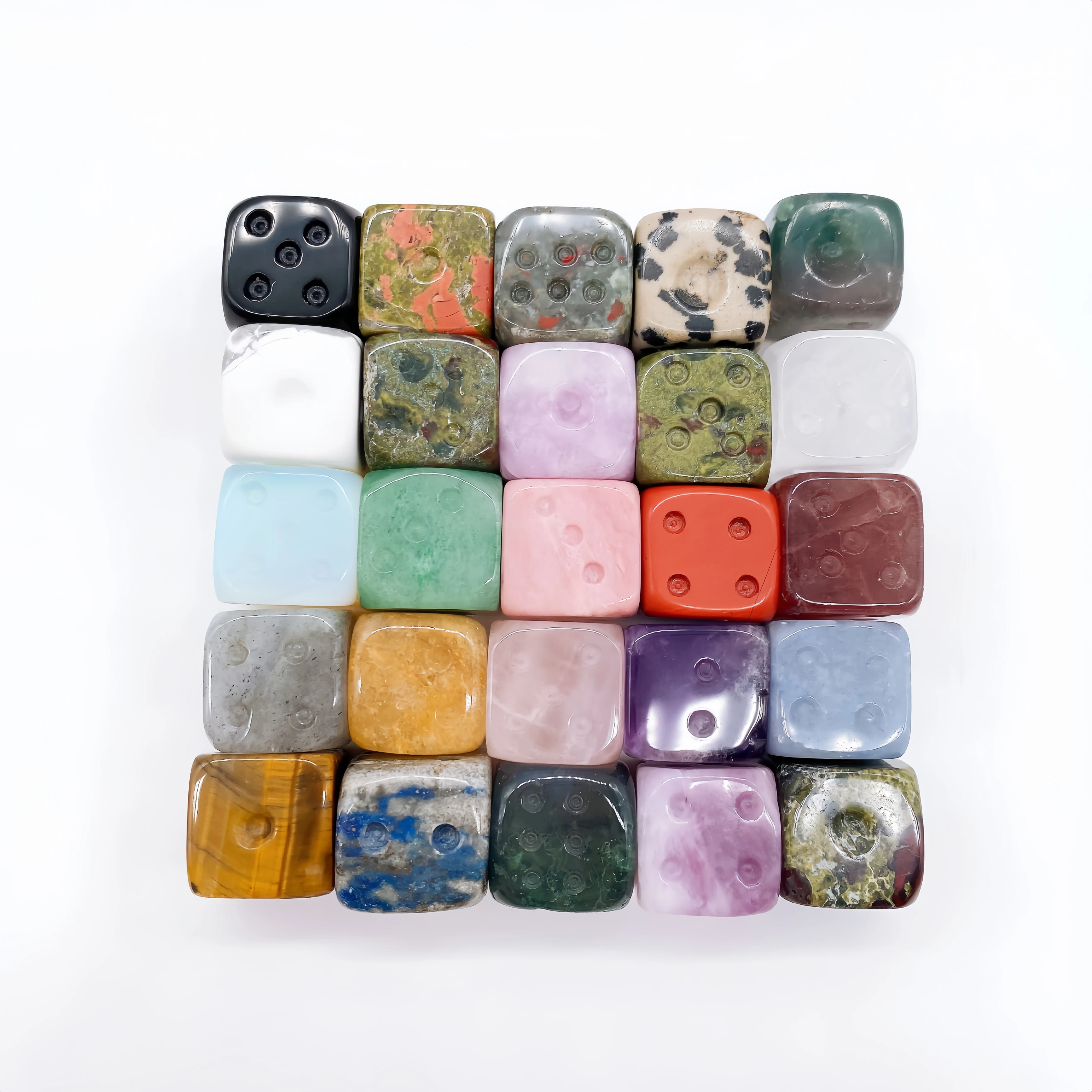 

Натуральный аметистовый кубик для игры 15 мм