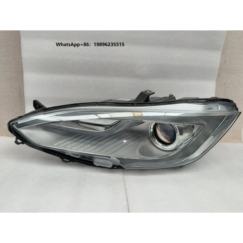Фото Новые синие фары 70W 4000 Lm 12V для левой и правой стороны (замена) №1